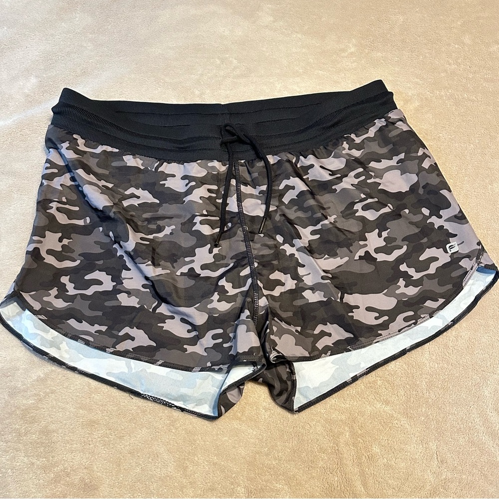 Fabletics Camo Black Women's Shorts